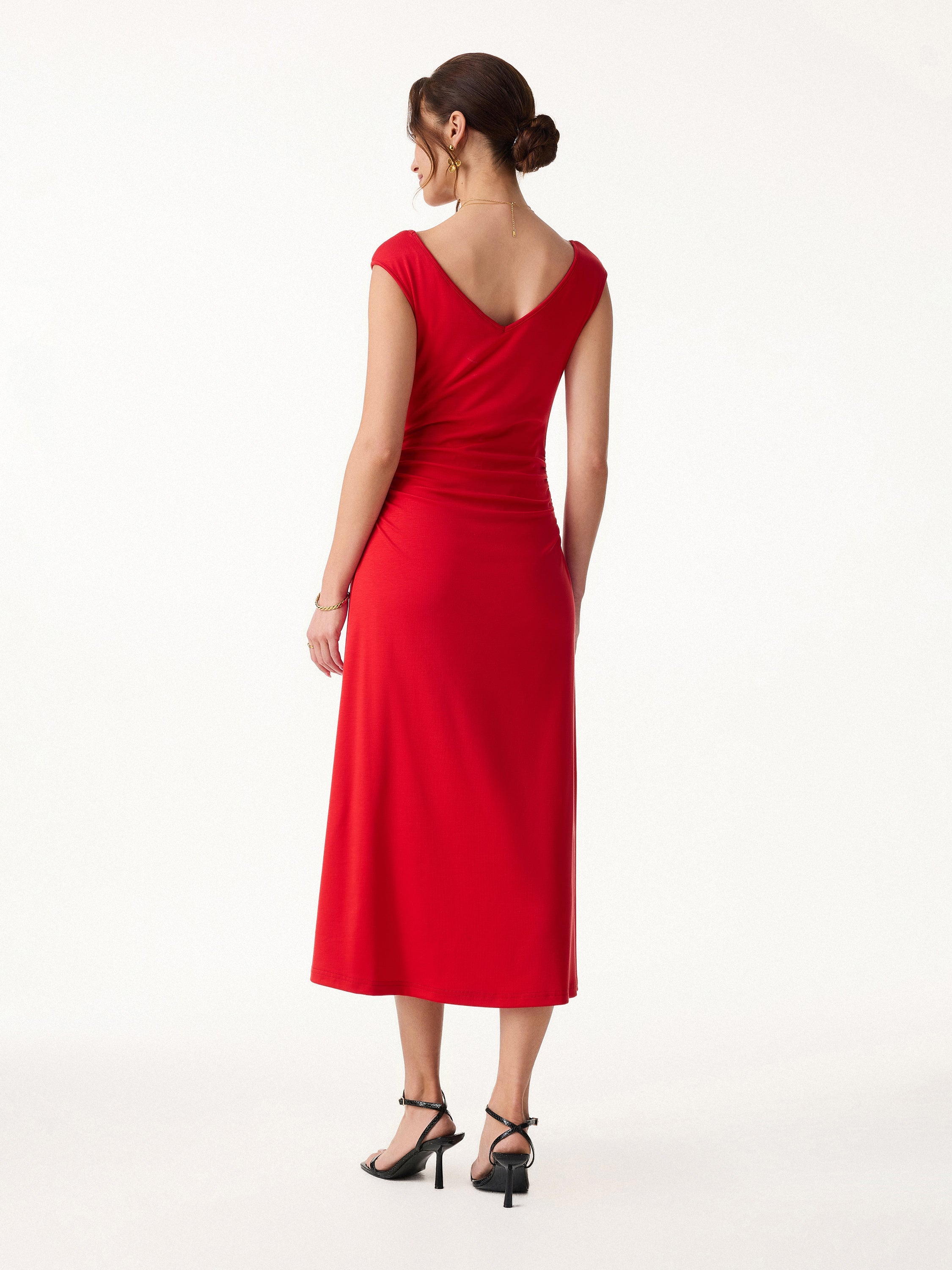 Cooling Lyocell V-Neck Ruched Midi Bra Dress